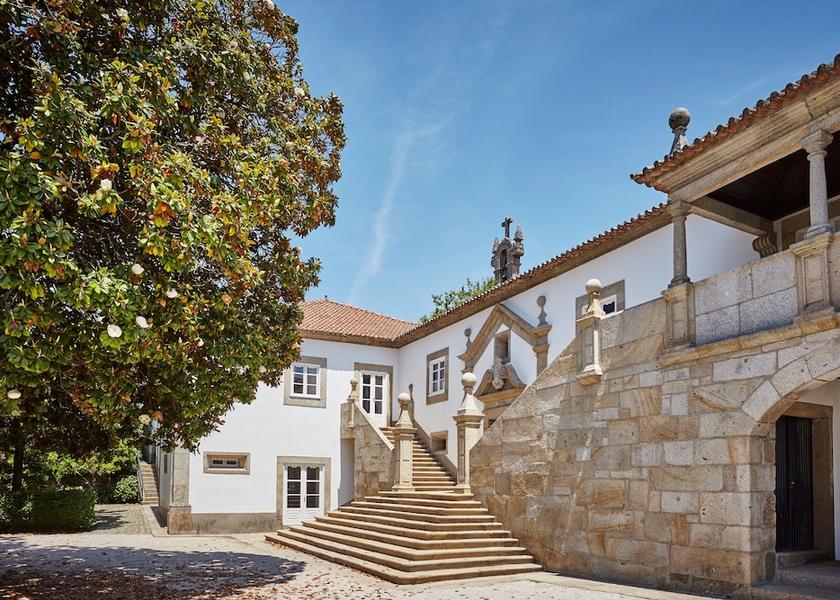 Viana do Castelo Ponte de Lima Facade