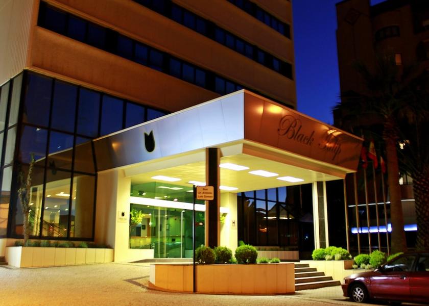 Porto Vila Nova de Gaia Front of property - evening/night