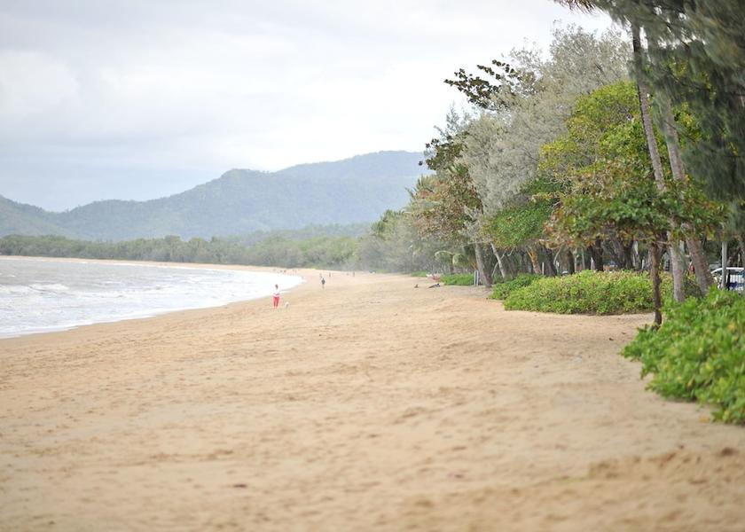 Queensland Cairns Beach