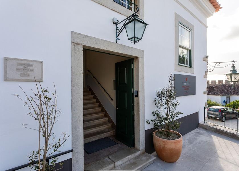 Leiria Obidos Front of property