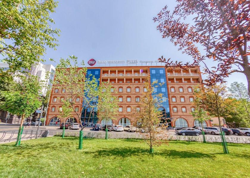  Yerevan Exterior Detail