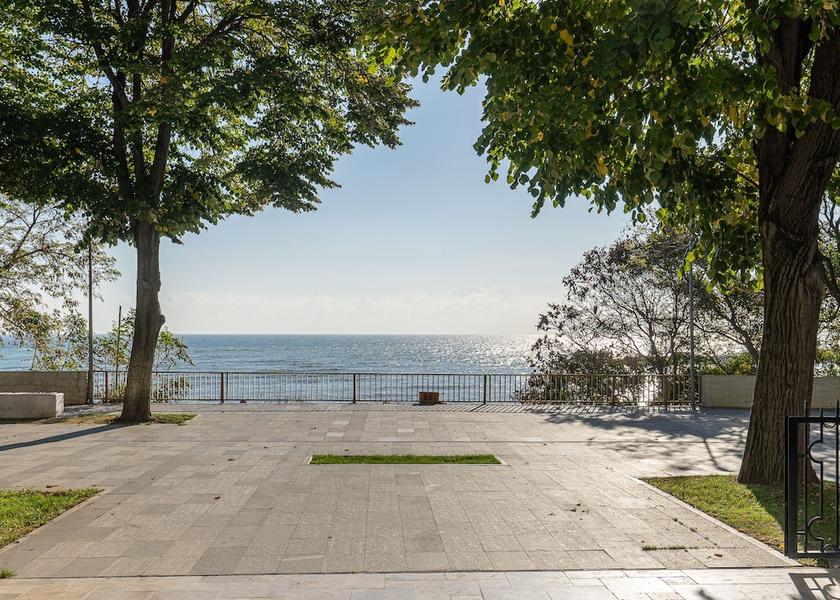  Mangalia Exterior Detail