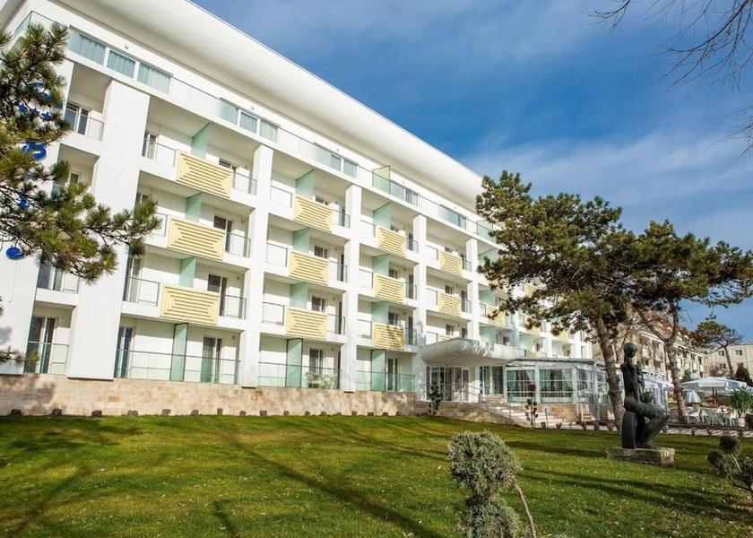  Mangalia Exterior Detail