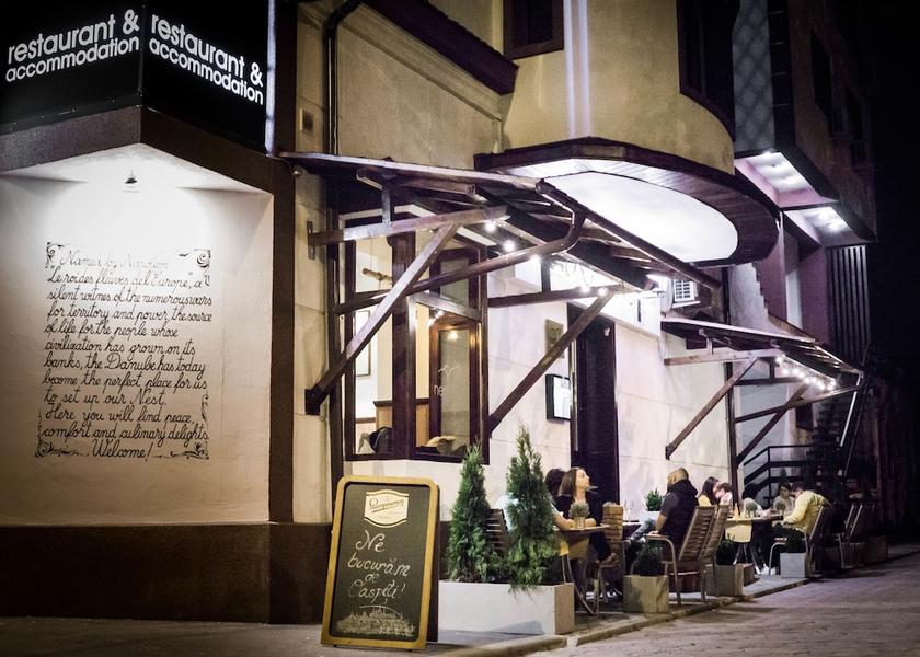  Drobeta-Turnu Severin Outdoor Dining