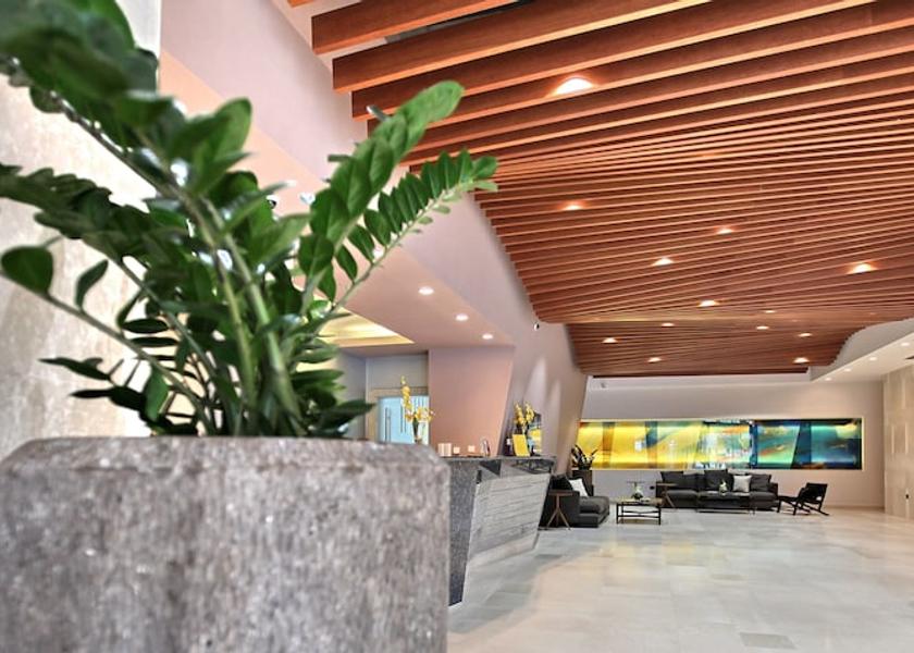  Zlatibor Interior Entrance