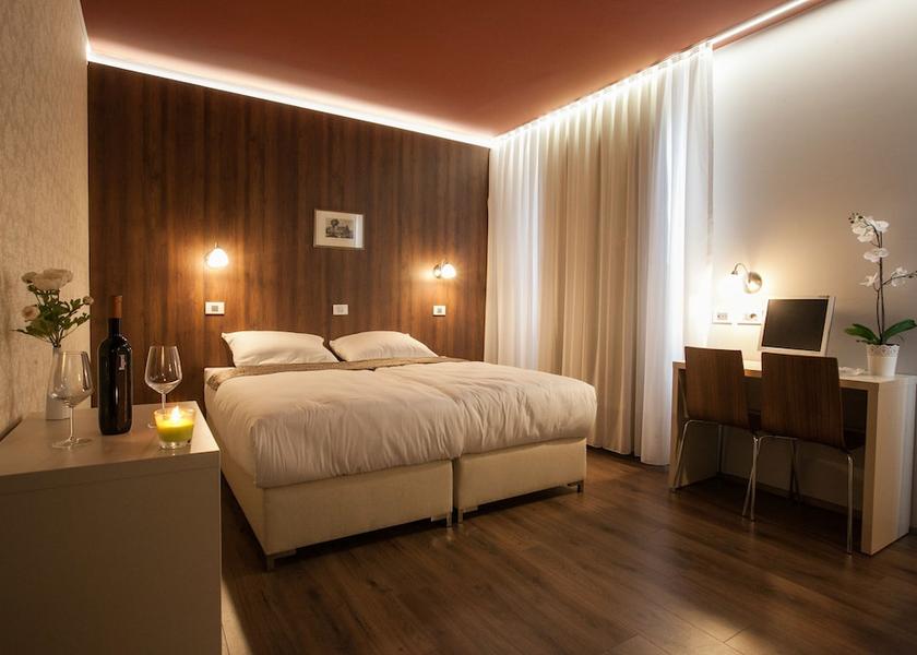  Postojna Room