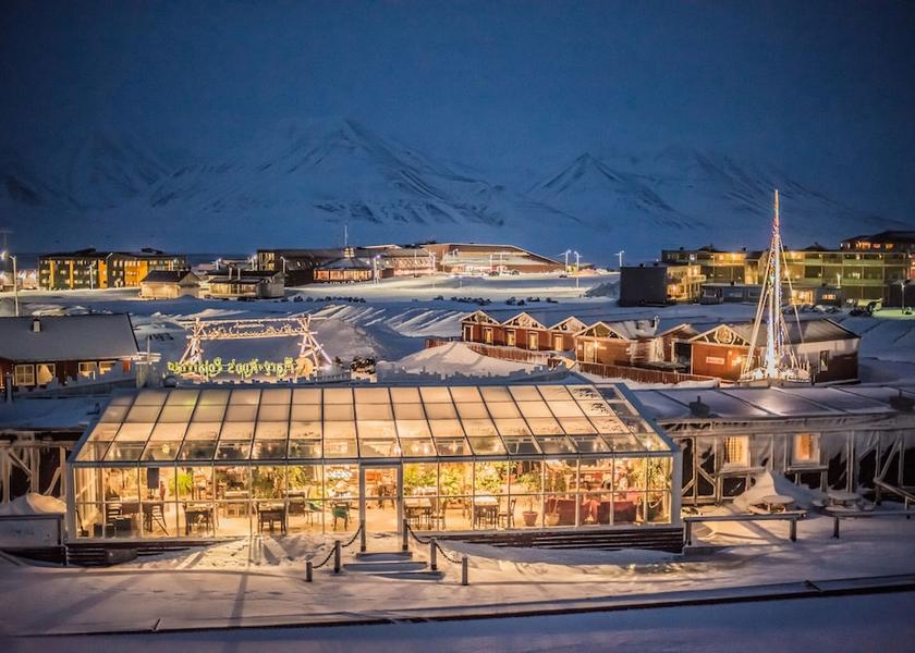  Longyearbyen Facade