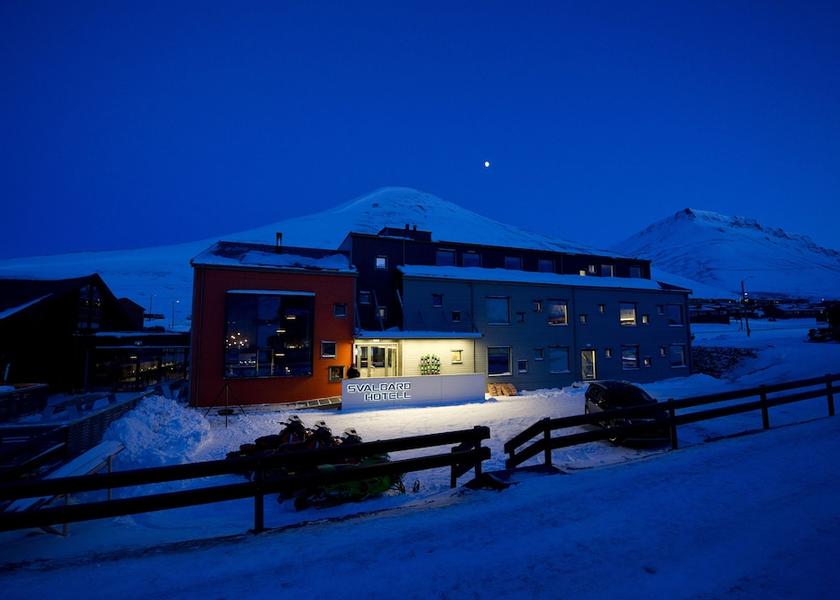 Longyearbyen Front of property - evening/night
