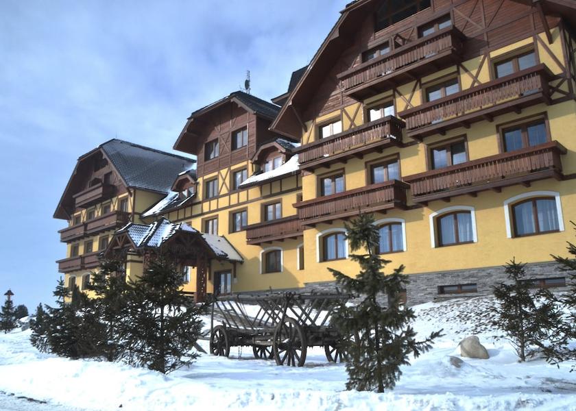  Velka Lomnica Facade