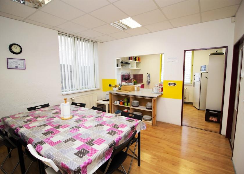  Nitra In-Room Dining