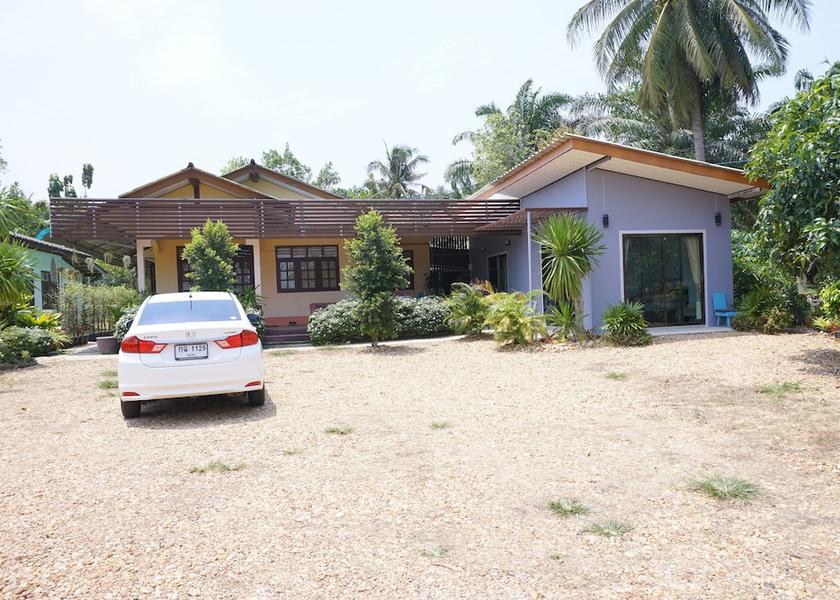 Chumphon Pathio Parking