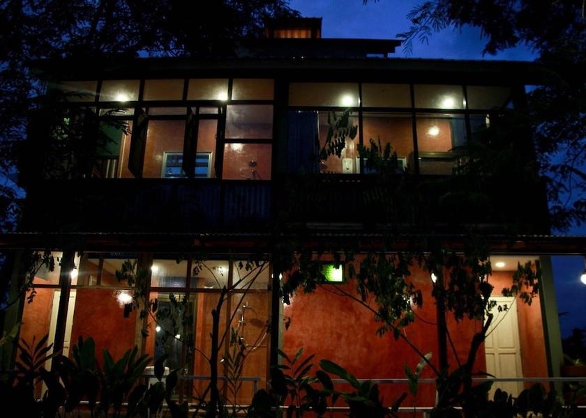 Chiang Mai Province San Kamphaeng Facade