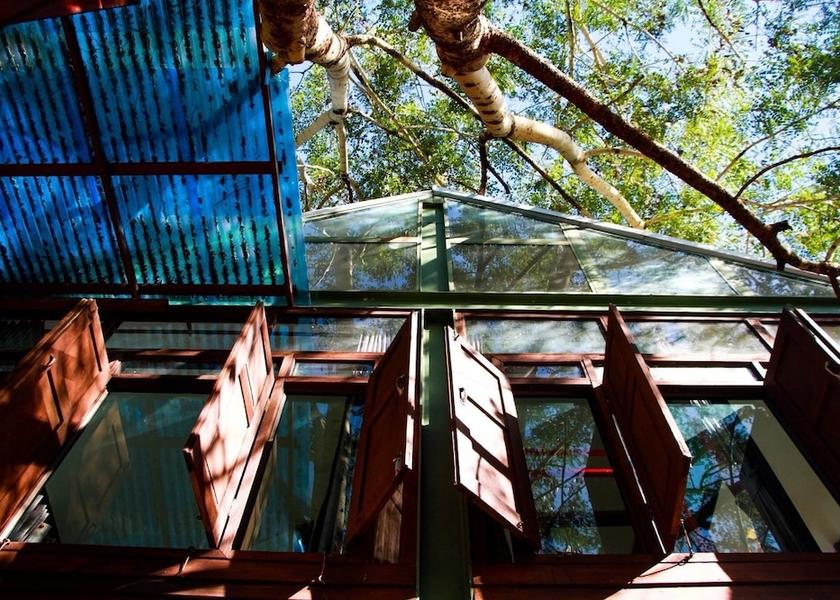 Chiang Mai Province San Kamphaeng Exterior Detail