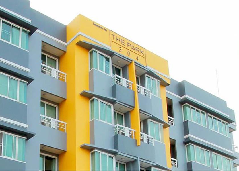 Prachin Buri Si Maha Phot Exterior Detail