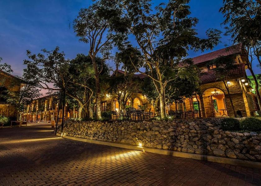 Nakhon Sawan Nakhon Sawan Exterior Detail