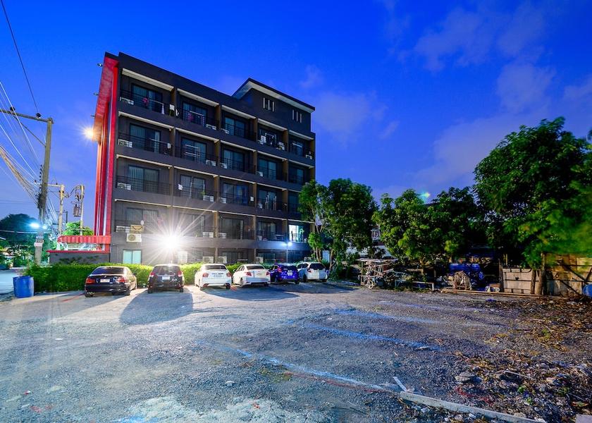 Bangkok Thanyaburi Parking