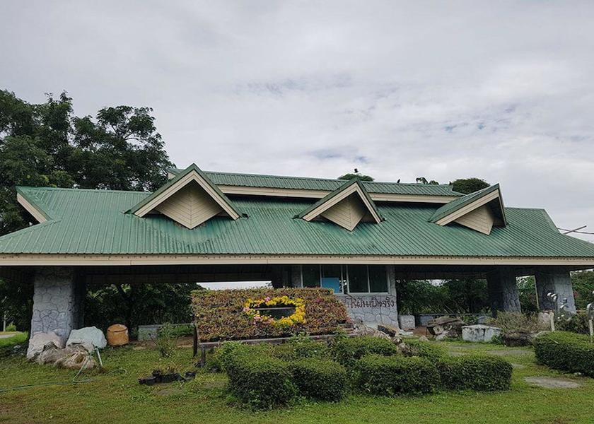 Nakhon Ratchasima Sung Noen Exterior Detail