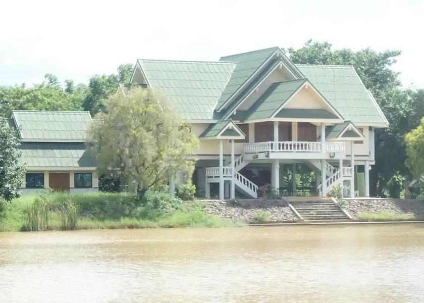Nakhon Ratchasima Sung Noen Exterior Detail