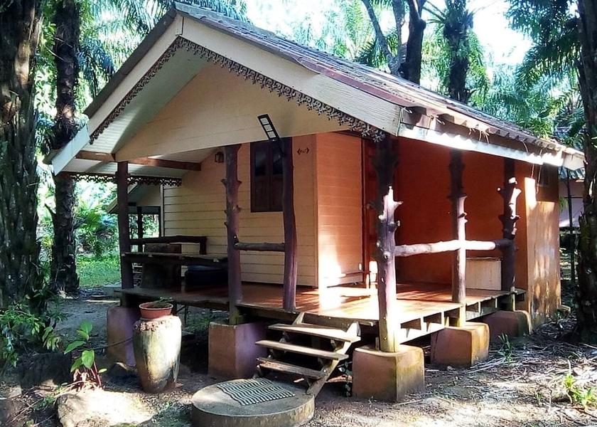 Surat Thani Khiri Rat Nikhom Facade