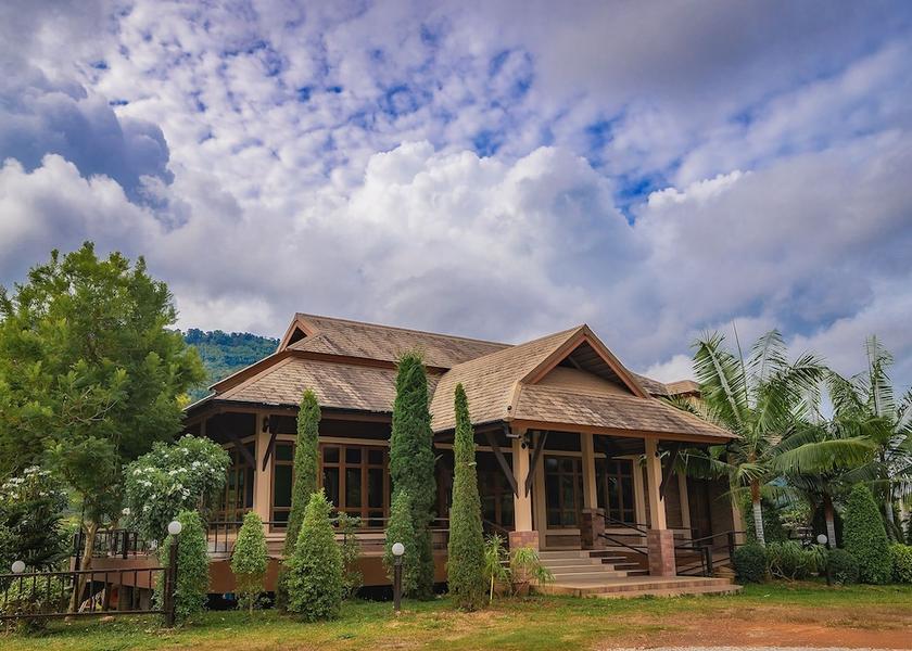 Loei Phu Ruea Facade