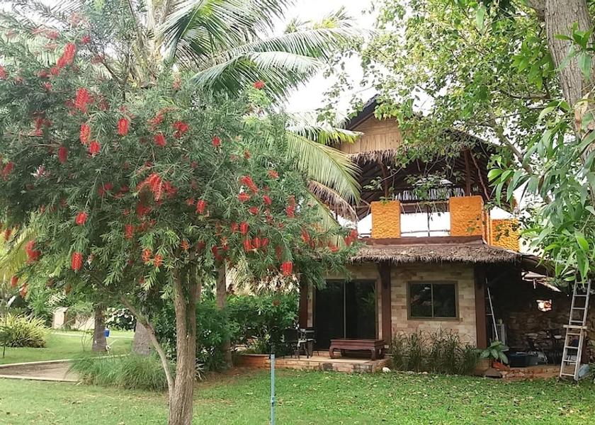 Prachuap Khiri Khan Sam Roi Yot Exterior Detail