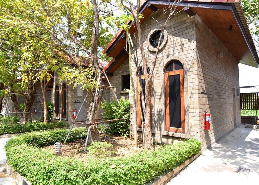 Nakhon Sawan Nakhon Sawan Exterior Detail