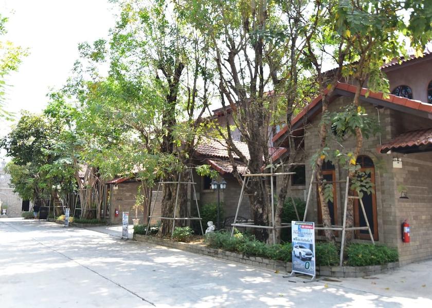 Nakhon Sawan Nakhon Sawan Exterior Detail