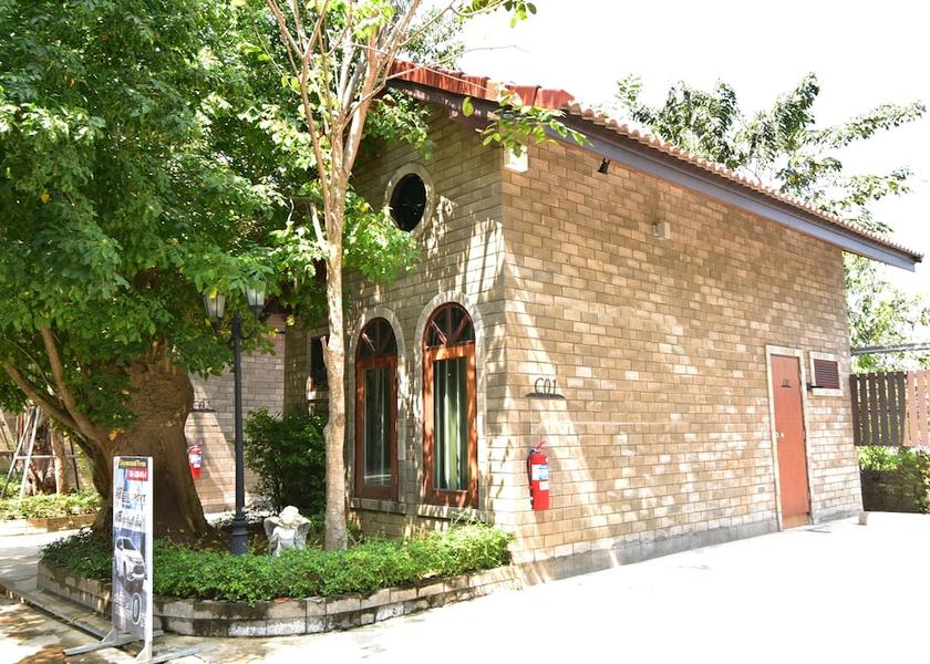 Nakhon Sawan Nakhon Sawan Exterior Detail