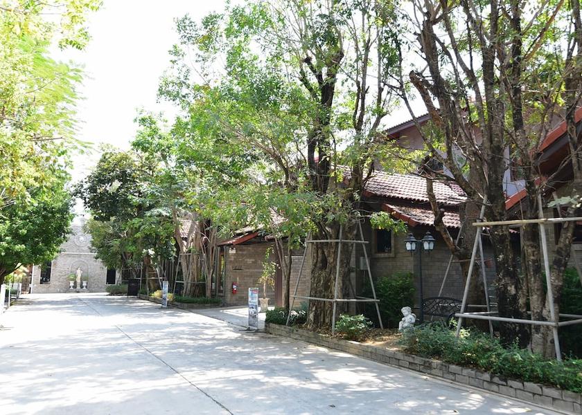 Nakhon Sawan Nakhon Sawan Exterior Detail