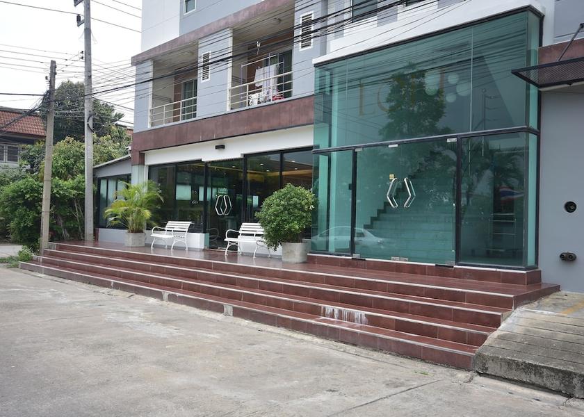 Nakhon Pathom Province Phutthamonthon Terrace/patio