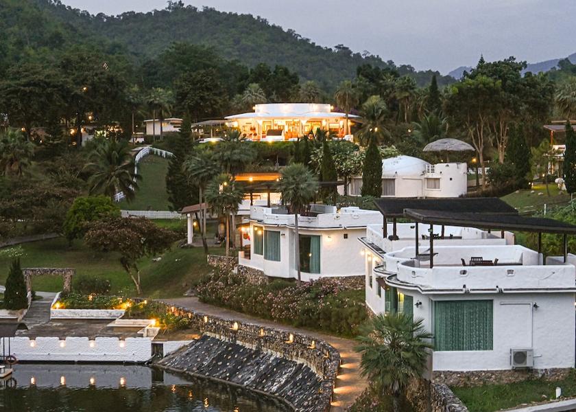 Ratchaburi Suan Phueng Exterior Detail