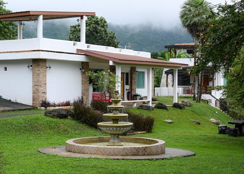 Ratchaburi Suan Phueng Exterior Detail