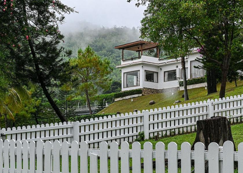 Ratchaburi Suan Phueng Exterior Detail