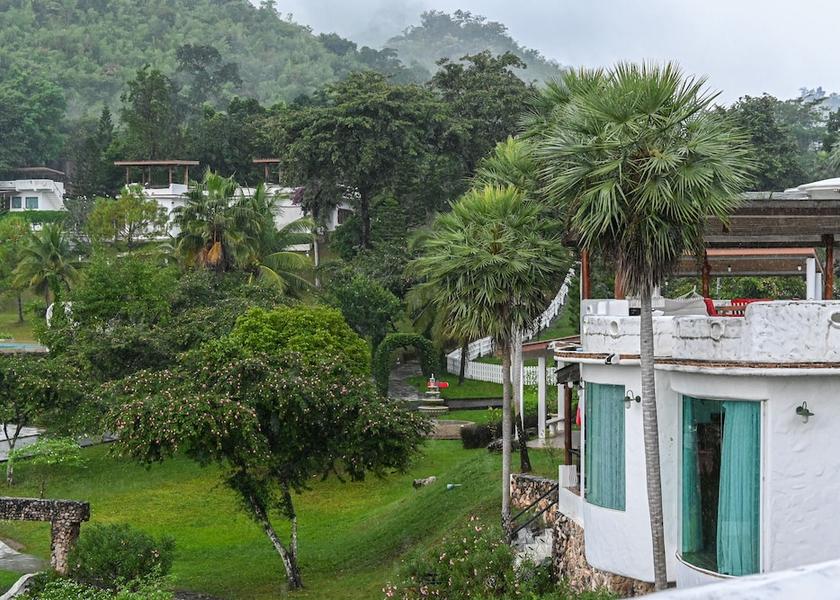 Ratchaburi Suan Phueng Exterior Detail
