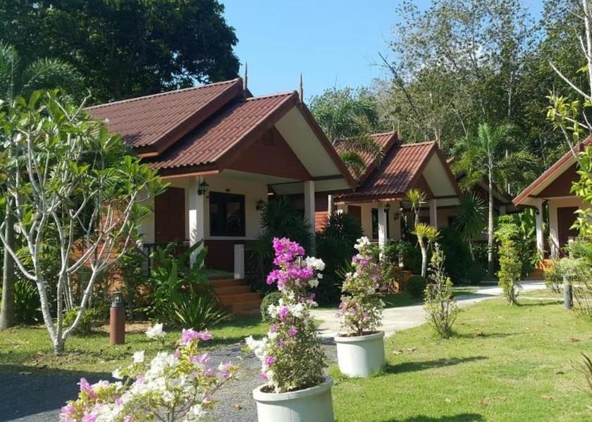 Satun Province La-ngu Exterior Detail