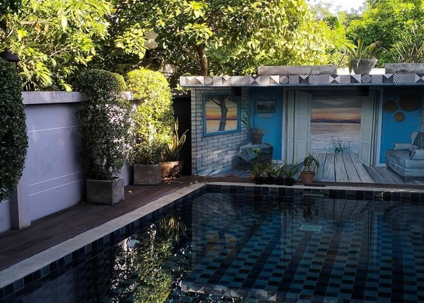 Chonburi Province Phanat Nikhom Pool