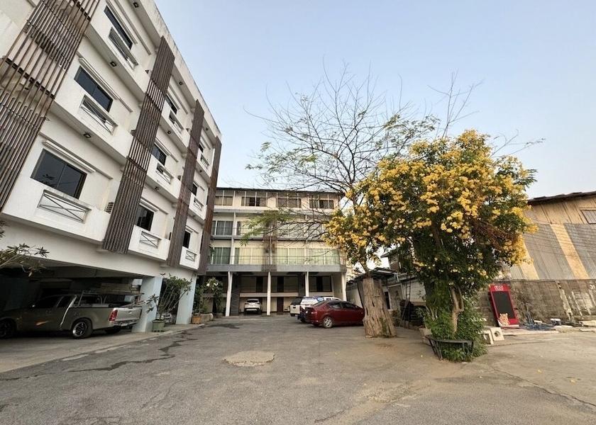 Nakhon Sawan Nakhon Sawan Parking