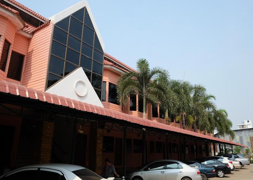 Nakhon Sawan Nakhon Sawan Exterior Detail