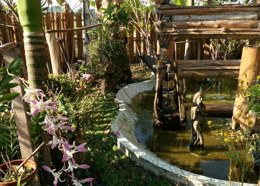 Chiang Mai Province San Kamphaeng Entrance