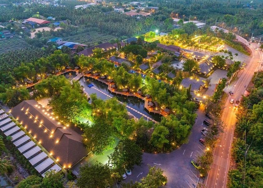 Ratchaburi Damnoen Saduak Exterior Detail