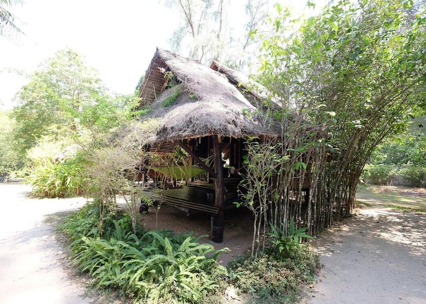 Trang Sikao Exterior Detail