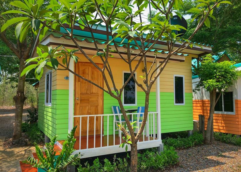 Lop Buri Phatthana Nikhom Balcony