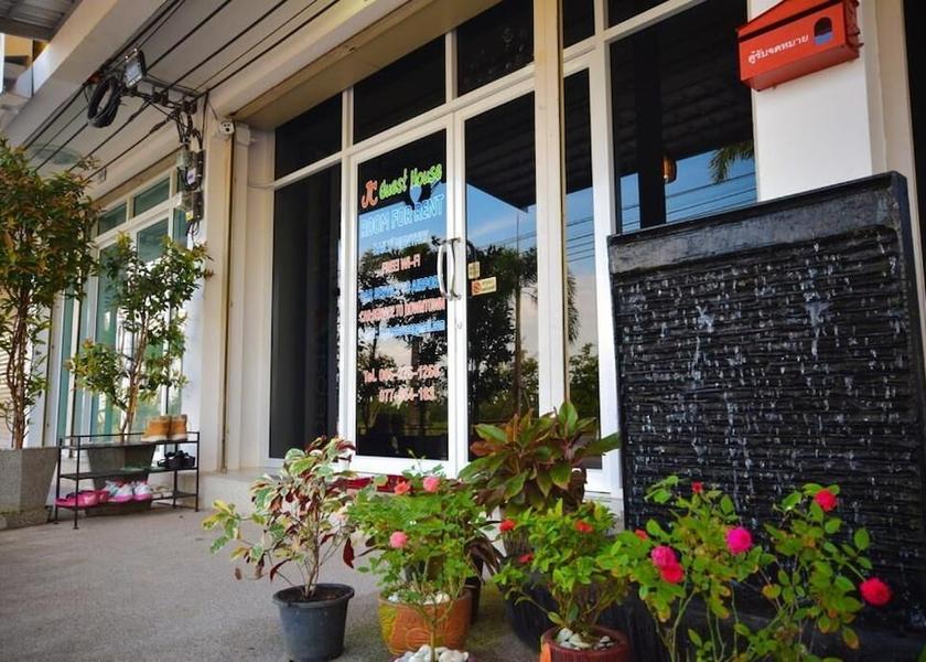 Surat Thani Phunphin Exterior Detail