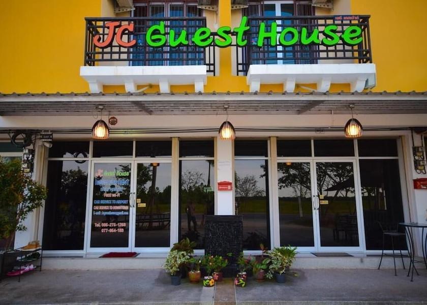 Surat Thani Phunphin Exterior Detail