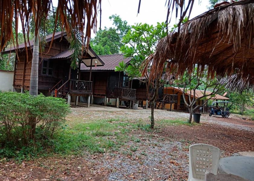 Sukhothai Province Si Satchanalai Front of property