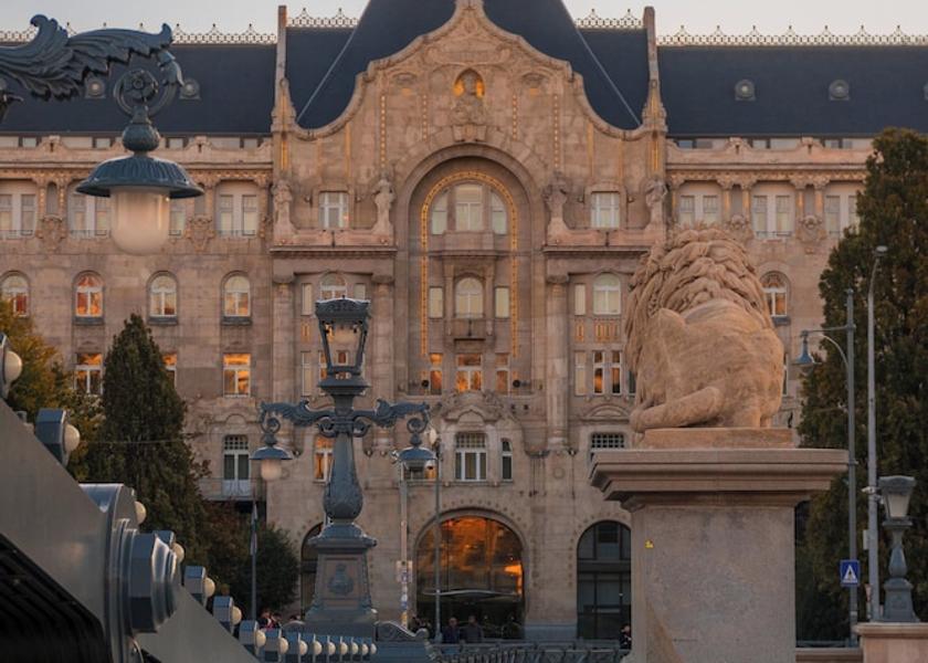  Budapest Building design