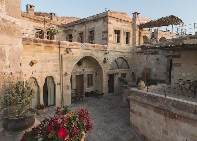 Nevşehir Avanos Courtyard