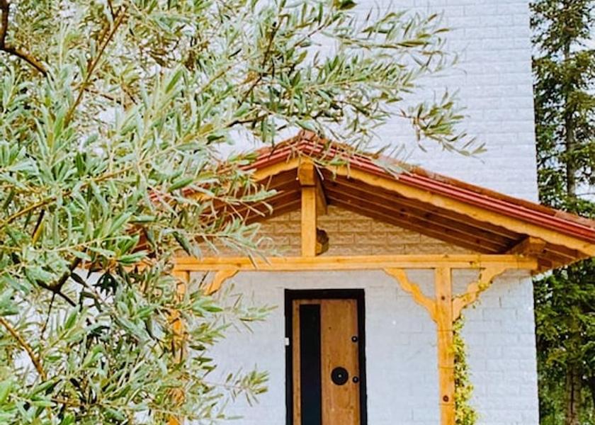  Orhangazi Exterior Detail