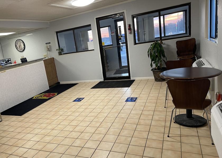 Illinois Dixon Interior Entrance