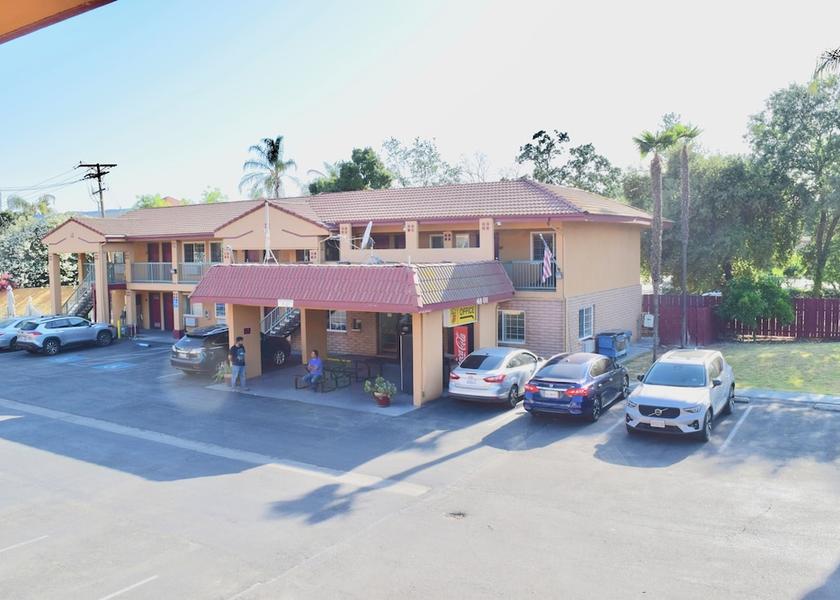 California Visalia Facade